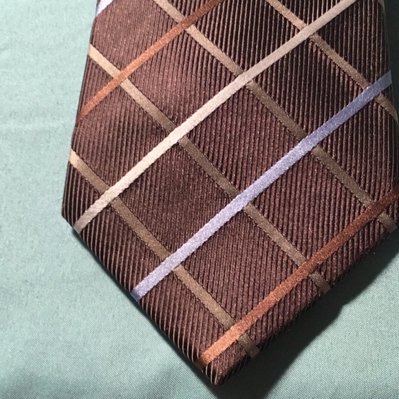 DONALD TRUMP SIGNATURE COLLECTION TIE. - Picture 2 of 5
